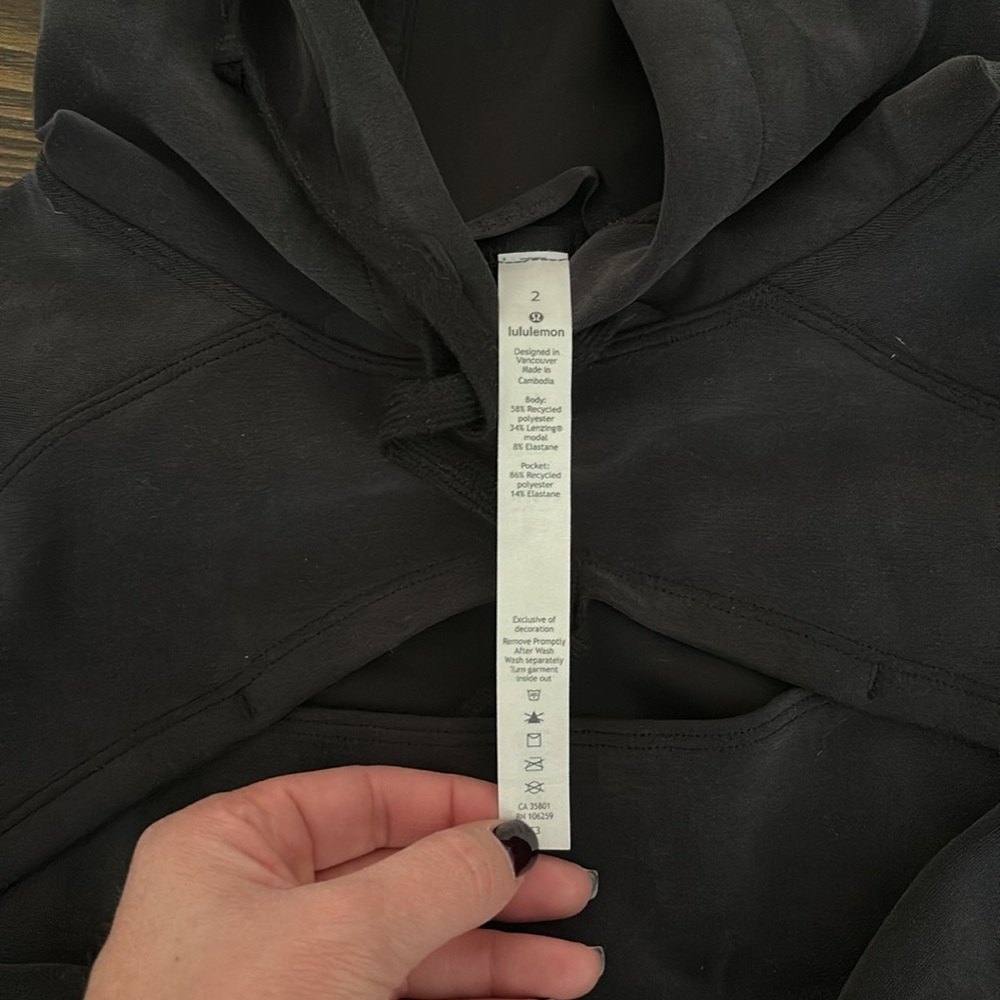 Lululemon Cropped Hoodie Size 2 - Picture 2 of 6